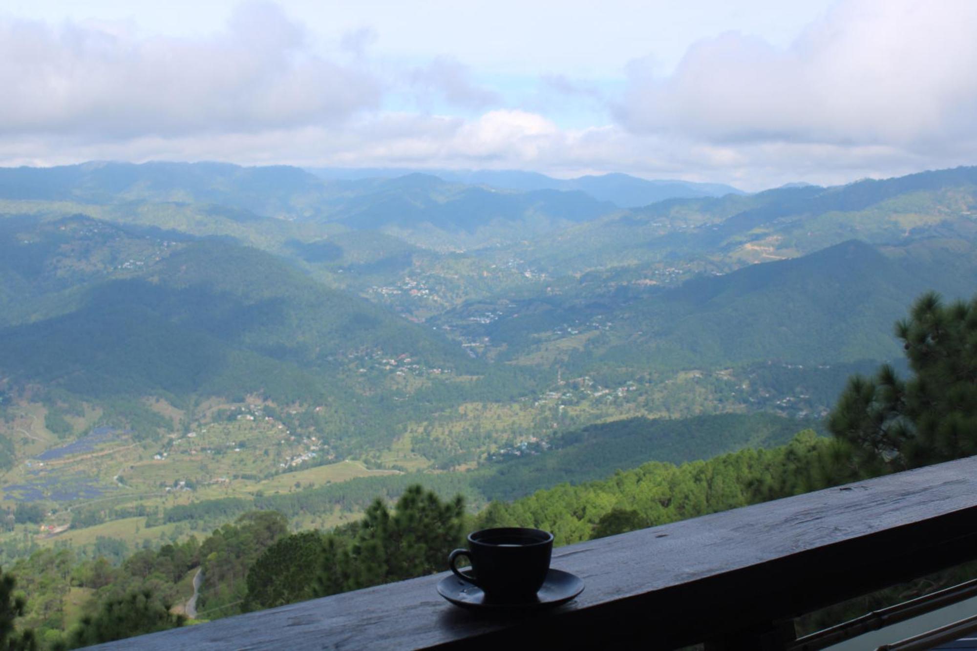 Hotel Himalayan Hobbit House Almora Exterior foto