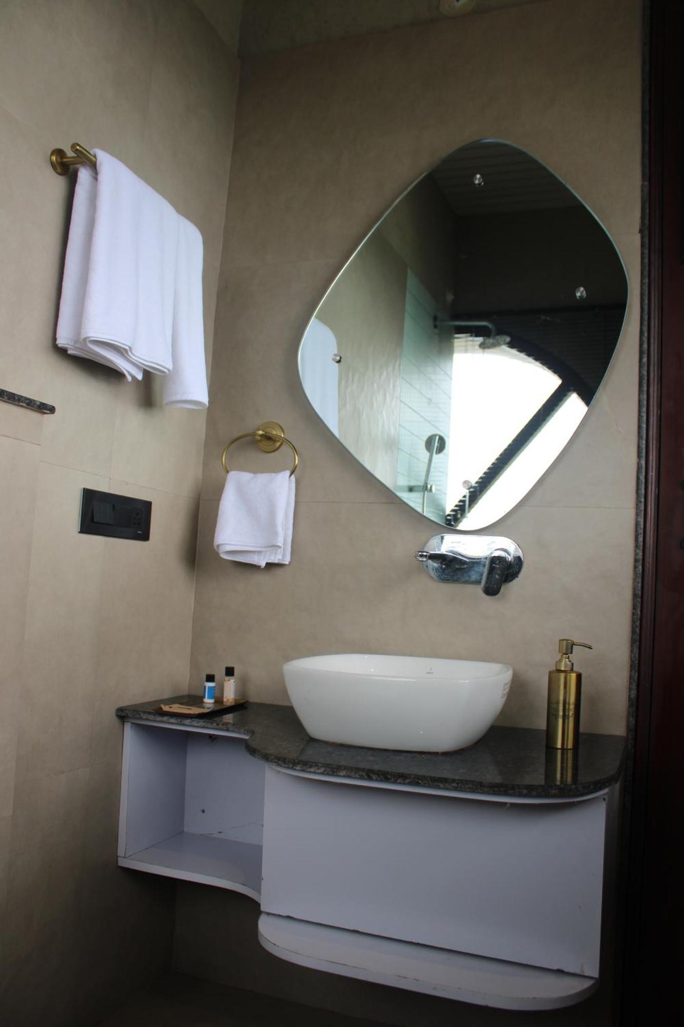Hotel Himalayan Hobbit House Almora Exterior foto